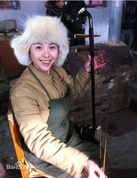 杨若兮2011年《像兄妹一样手拉手》剧照