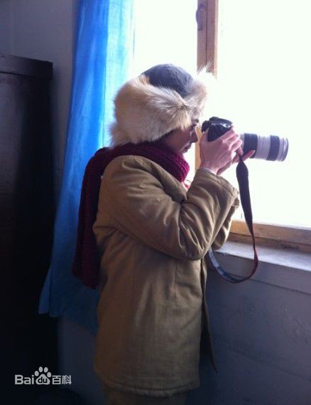 杨若兮2011年《像兄妹一样手拉手》剧照