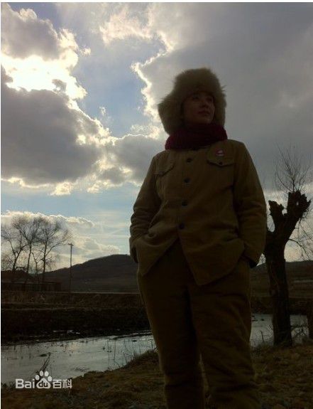 杨若兮2011年《像兄妹一样手拉手》剧照