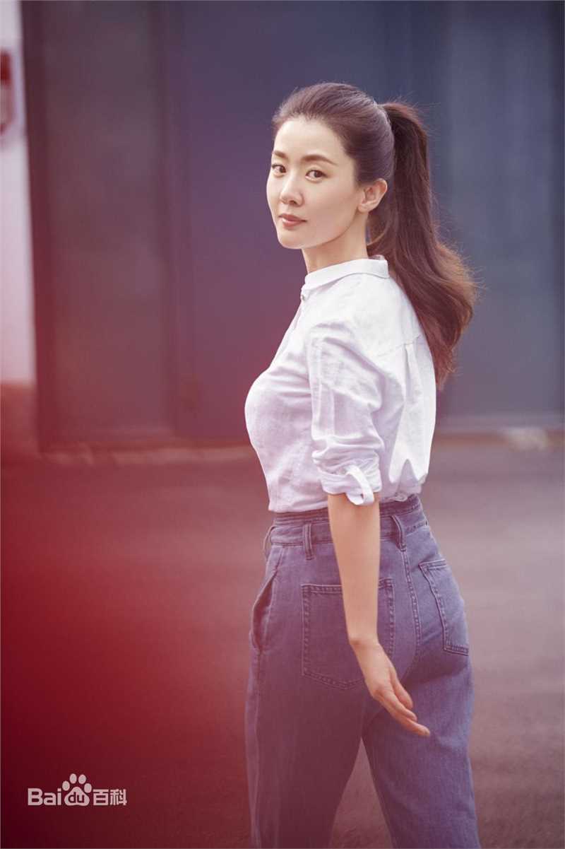 贾雨萌街拍性感图片图集