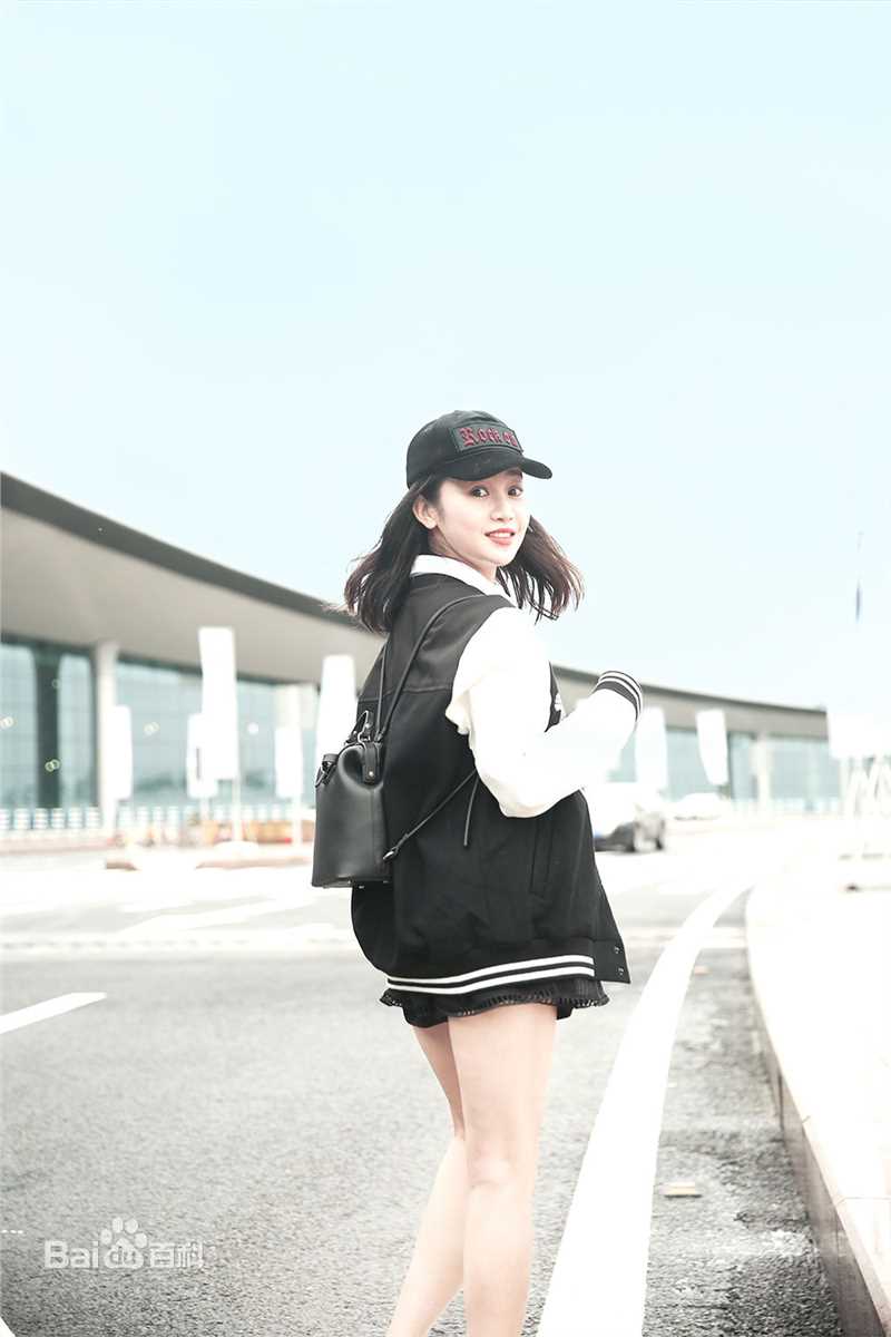 语桐机场街拍生活照