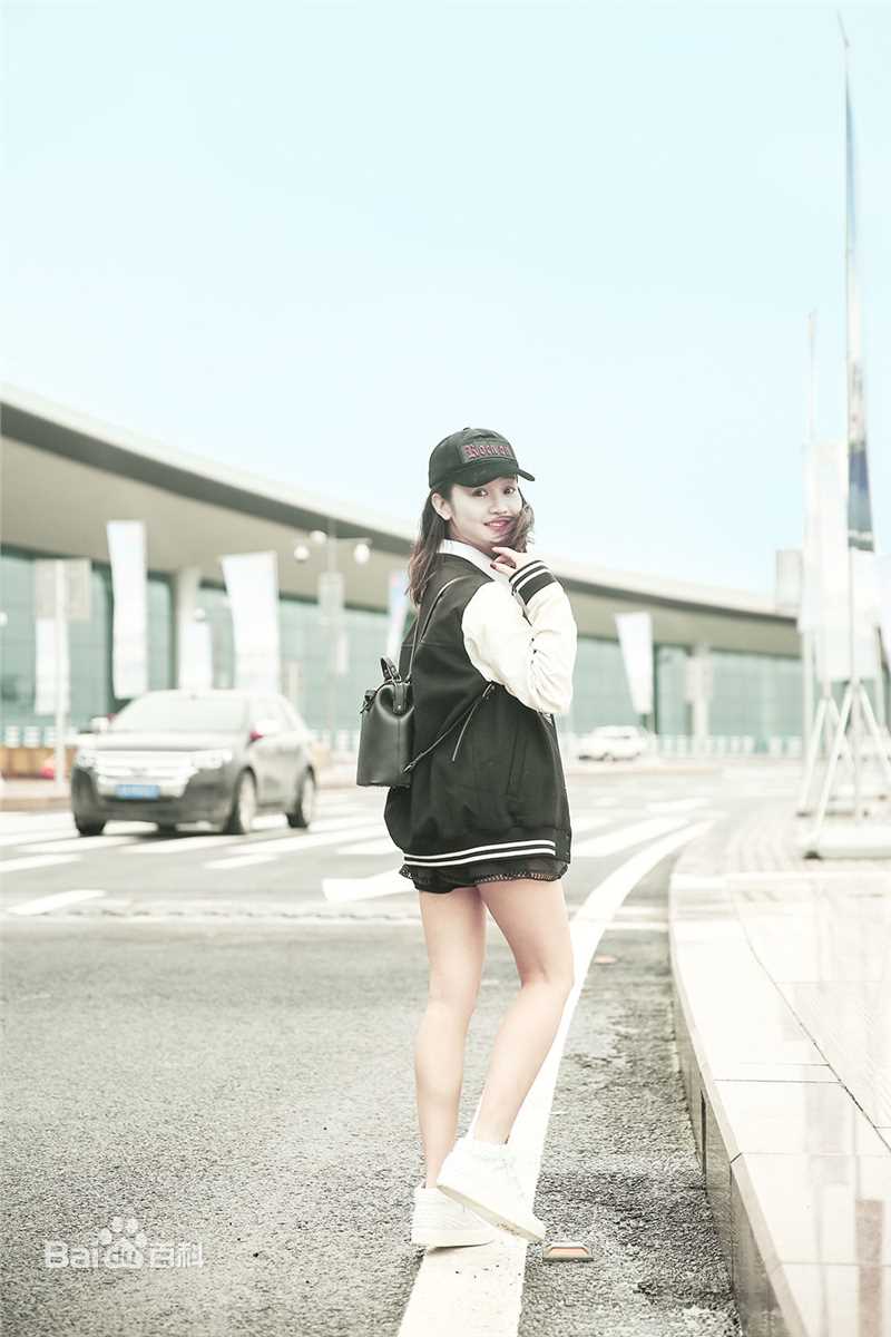 语桐机场街拍生活照