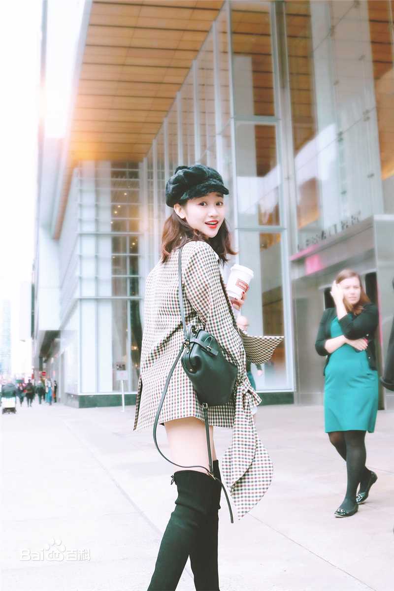 语桐纽约街拍生活照