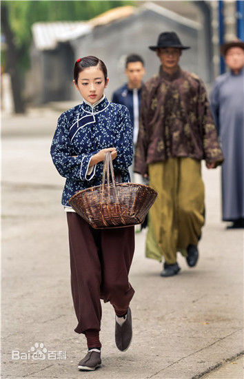 最全何瑞贤在《战金岭》小翠中的相册