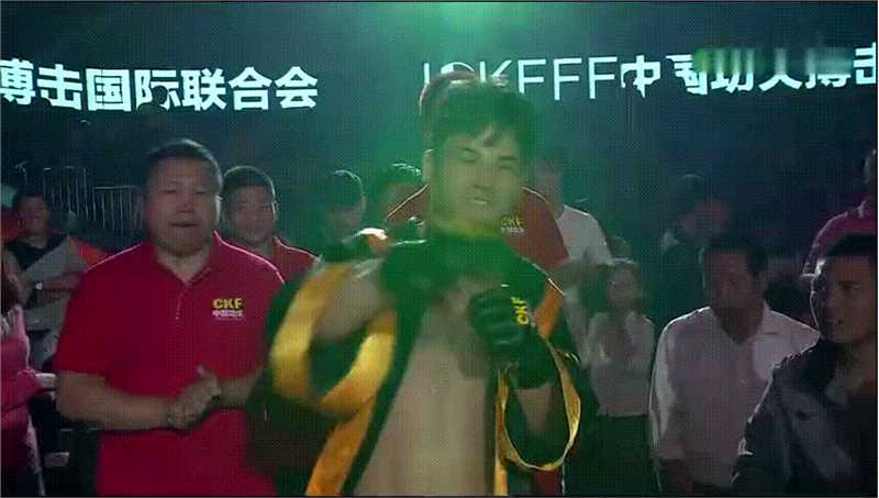 精选黄超(HuangChao)在参加UFC《终极斗士》TUF选拔中的图册