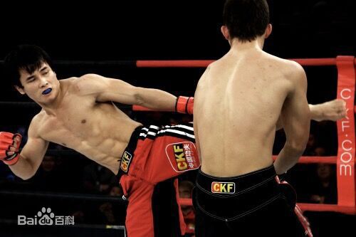 精选黄超(HuangChao)在参加UFC《终极斗士》TUF选拔中的图册