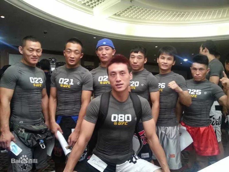 精选黄超(HuangChao)在参加UFC《终极斗士》TUF选拔中的图册
