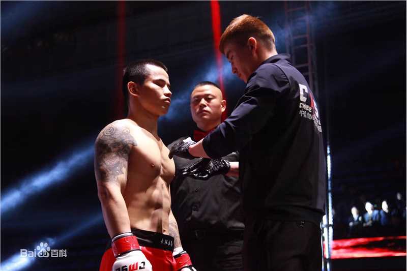 黄超(HuangChao)代表中国队获得冠军前后照片