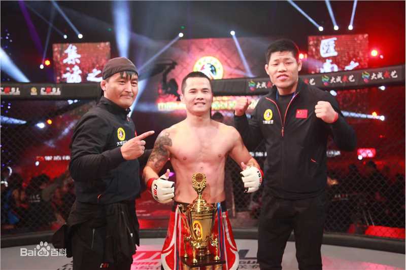 黄超(HuangChao)代表中国队获得冠军前后照片