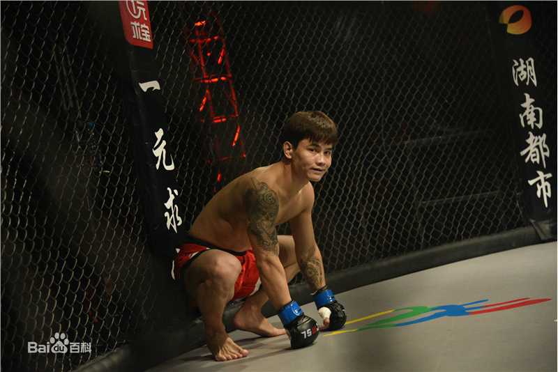 黄超(HuangChao)代表中国队获得冠军前后照片