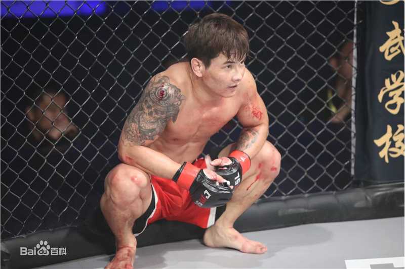 黄超(HuangChao)代表中国队获得冠军前后照片