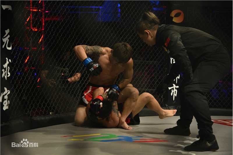 黄超(HuangChao)代表中国队获得冠军前后照片