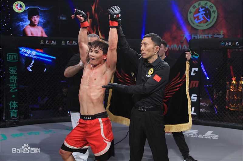 黄超(HuangChao)代表中国队获得冠军前后照片