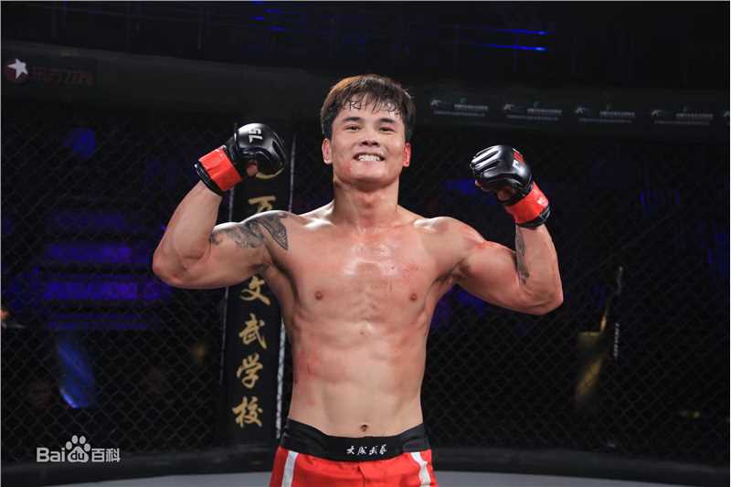 黄超(HuangChao)代表中国队获得冠军前后照片