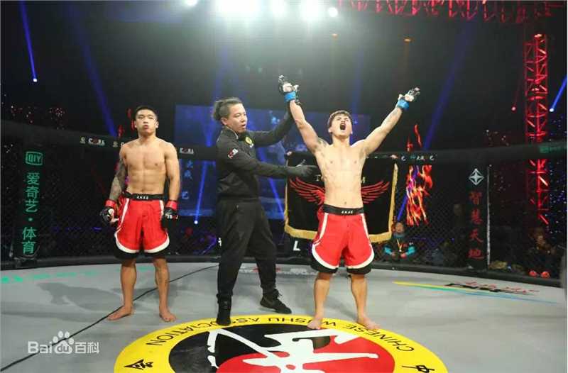 黄超(HuangChao)代表中国队获得冠军前后照片