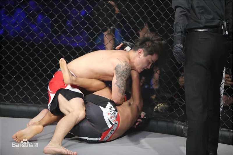 黄超(HuangChao)代表中国队获得冠军前后照片