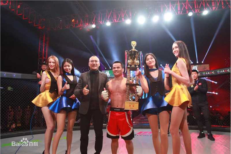 黄超(HuangChao)代表中国队获得冠军前后照片