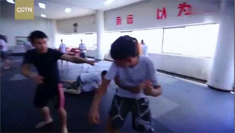 黄超(HuangChao)培训儿童MMA安全意识防卫前后照片