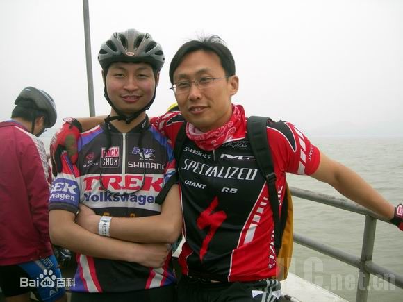 苏航出席活动素颜照相册