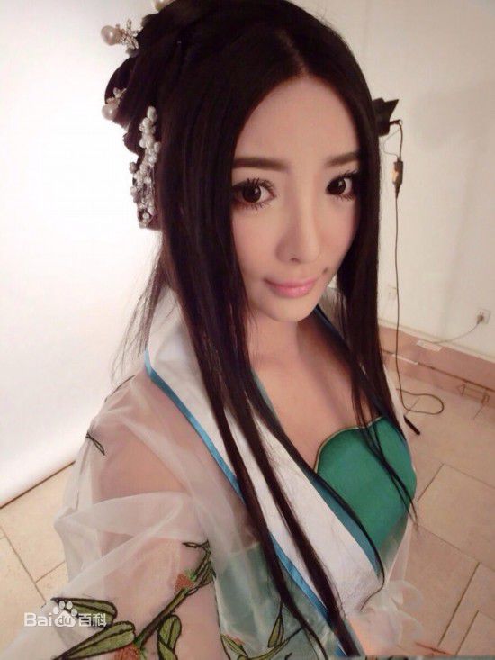 胡恩绮(Heidi)图片