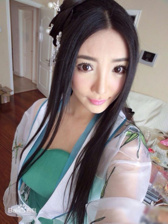 胡恩绮(Heidi)图片