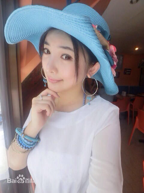 胡恩绮(Heidi)图片