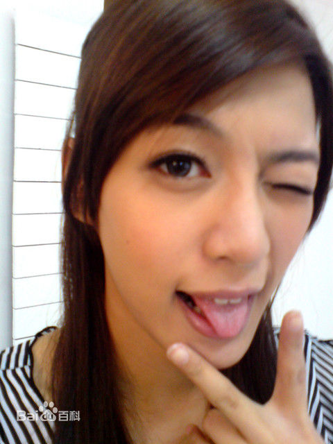 王思平(Jenna Wang)鏉效织鍐欑湡素颜照壁纸