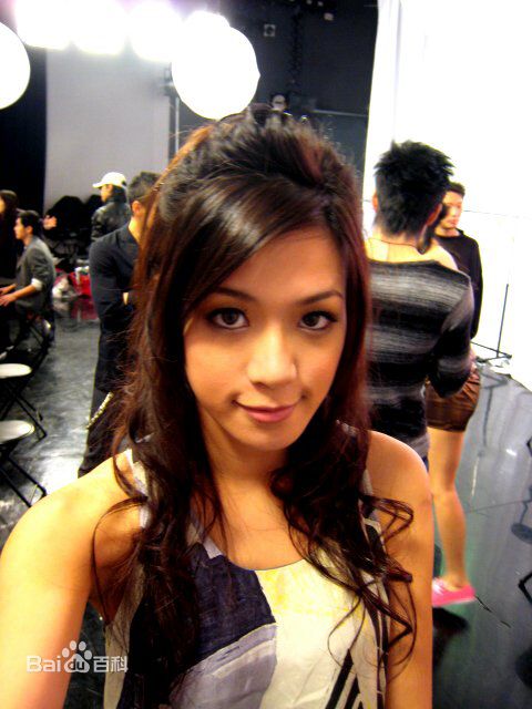 王思平(Jenna Wang)鐢熸椿镊媿前后照片