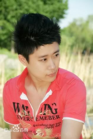 孙立洋个人生活照素颜照相册