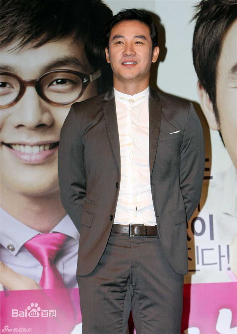 最新严泰雄(;(Uhm Tae-Woong))精彩图册