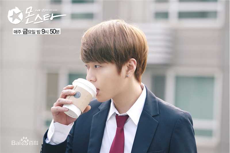 龙俊亨(，Yong Jun Hyung)《Monstar》最全剧照