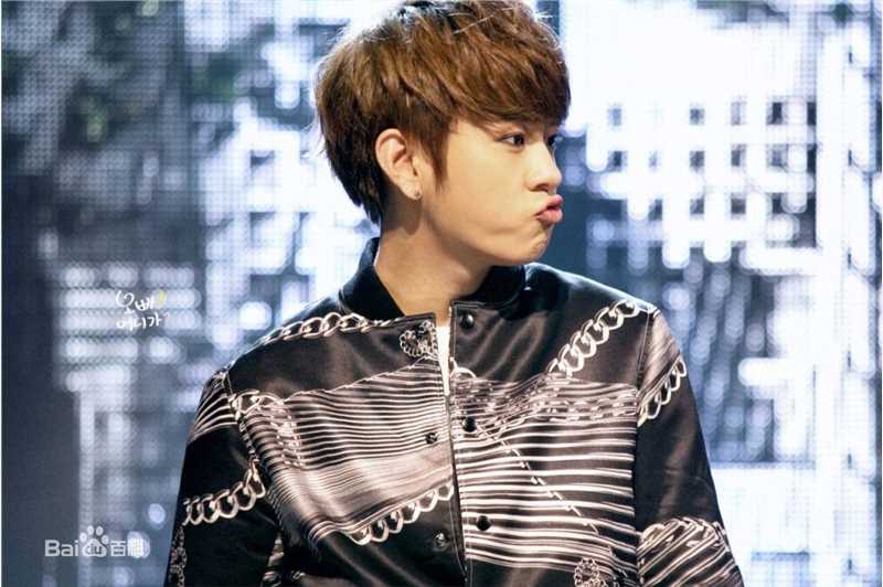 龙俊亨(，Yong Jun Hyung)《Monstar》最全剧照