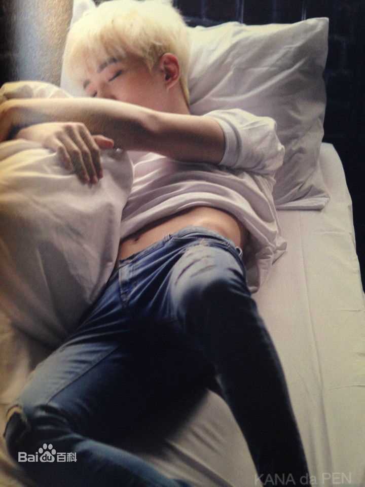 龙俊亨(，Yong Jun Hyung)作品