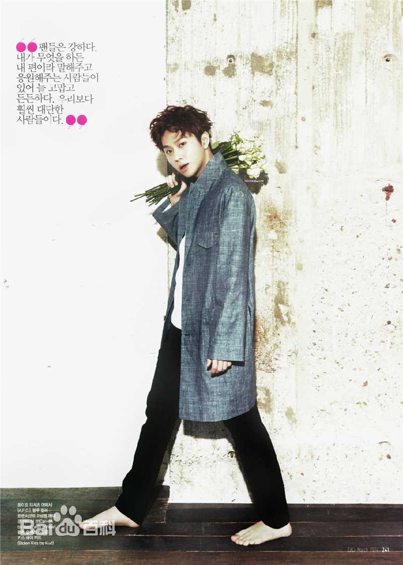 龙俊亨(，Yong Jun Hyung)画报作品性感图片壁纸