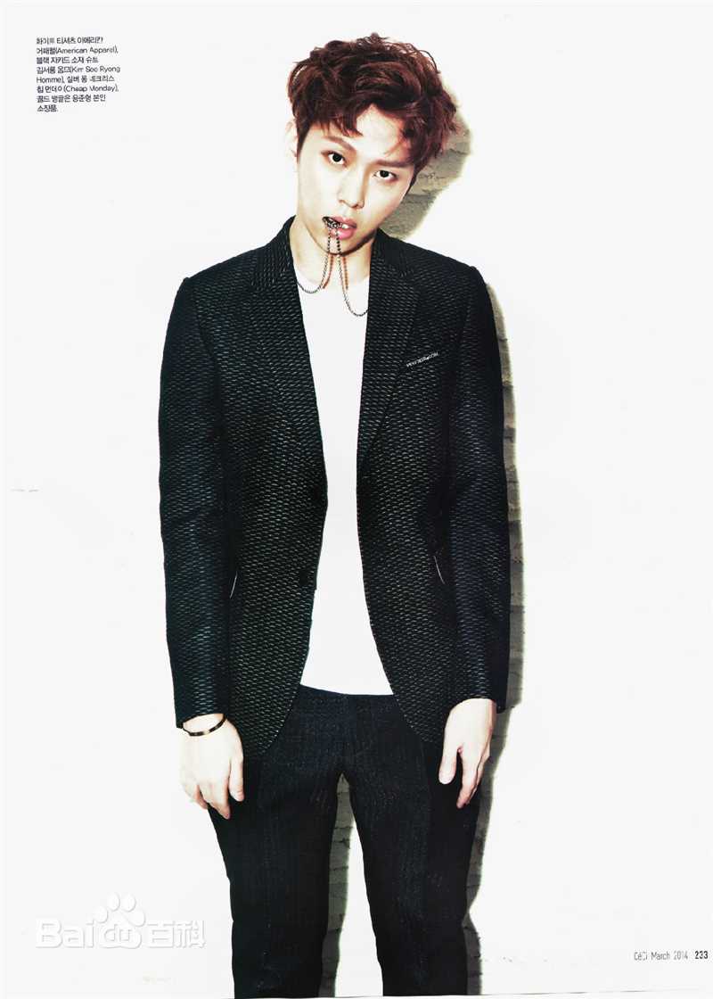 龙俊亨(，Yong Jun Hyung)画报作品性感图片壁纸