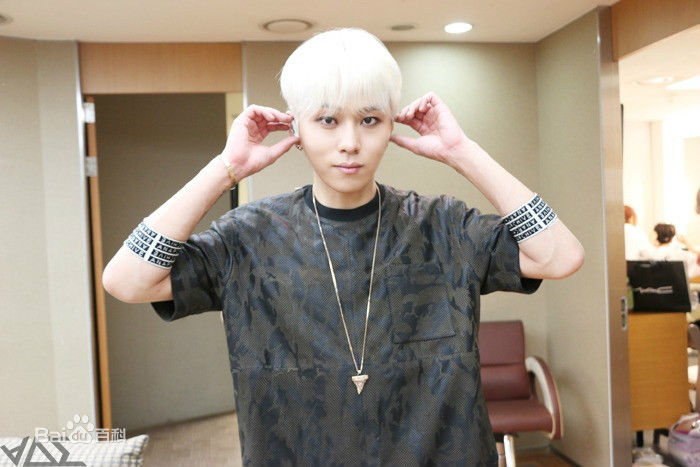 最新龙俊亨(，Yong Jun Hyung)壁纸