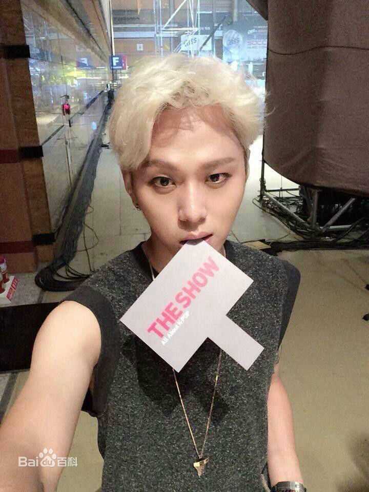 最新龙俊亨(，Yong Jun Hyung)壁纸