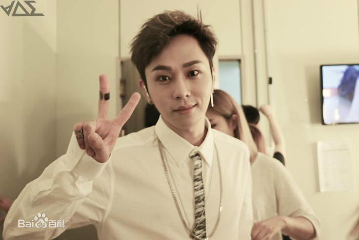 最新龙俊亨(，Yong Jun Hyung)壁纸