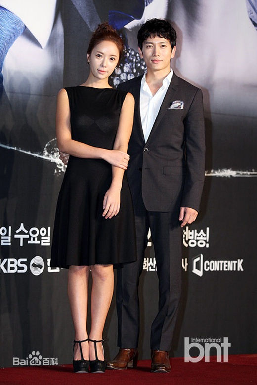 黄正音(Hwang Jung Eum)活动前后照片