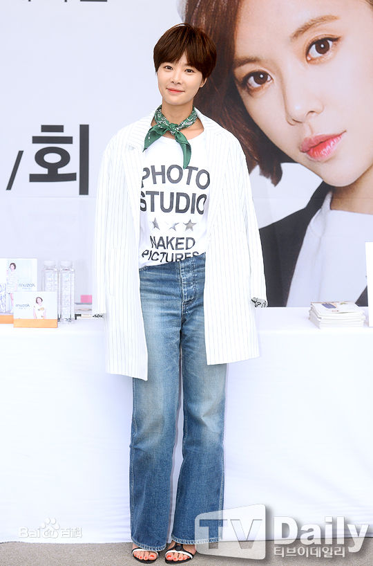 黄正音(Hwang Jung Eum)活动前后照片