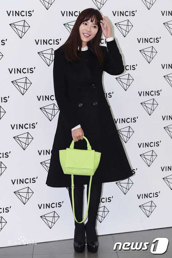 黄正音(Hwang Jung Eum)活动前后照片