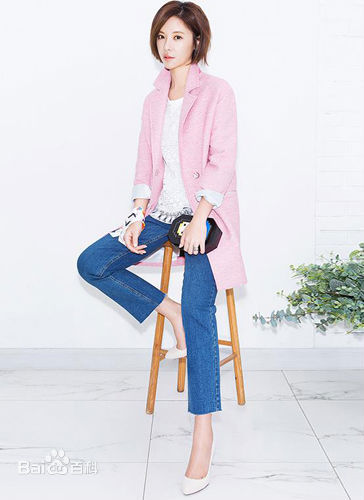 黄正音(Hwang Jung Eum)代言素颜照壁纸