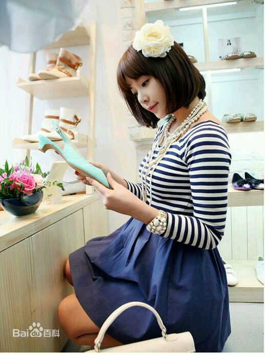 黄正音(Hwang Jung Eum)代言素颜照壁纸