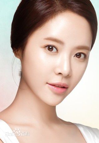 黄正音(Hwang Jung Eum)代言素颜照壁纸