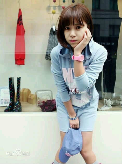 黄正音(Hwang Jung Eum)代言素颜照壁纸