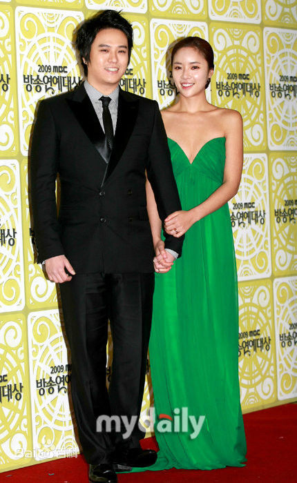 黄正音(Hwang Jung Eum)获奖前后照片