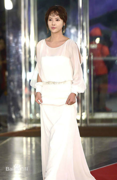 黄正音(Hwang Jung Eum)获奖前后照片