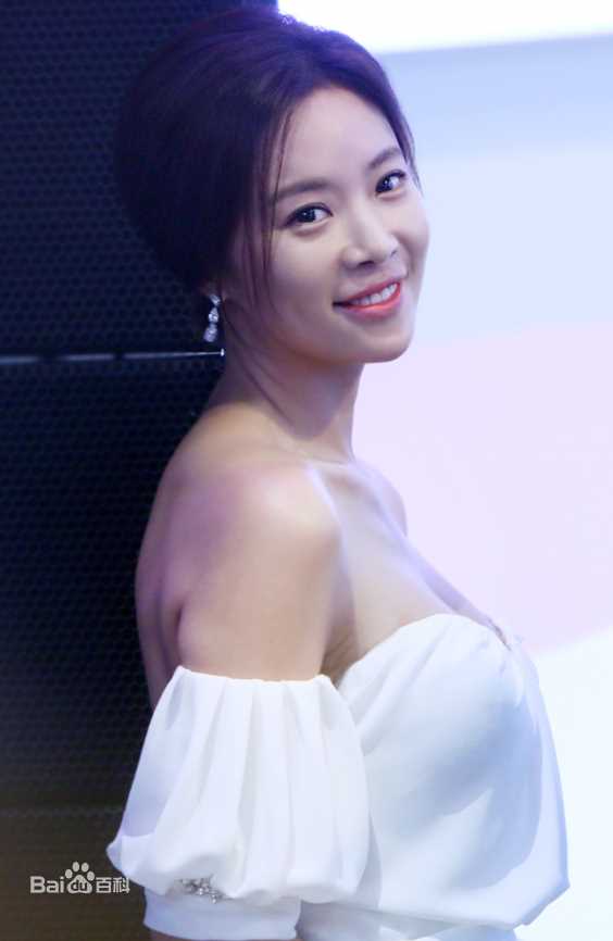 黄正音(Hwang Jung Eum)获奖前后照片