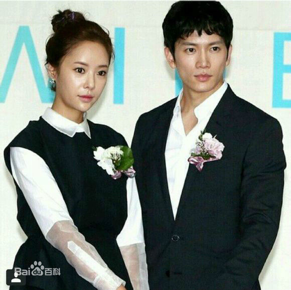 黄正音(Hwang Jung Eum)获奖前后照片