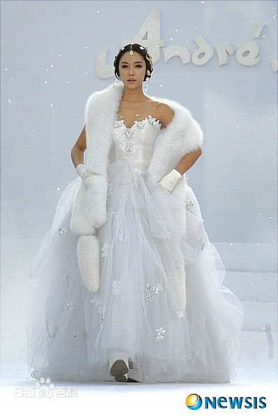 精选黄正音(Hwang Jung Eum)